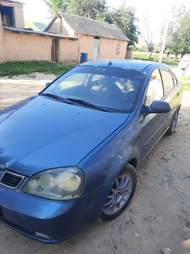 Chevrolet Lacetti 2004 · 1.6 MT