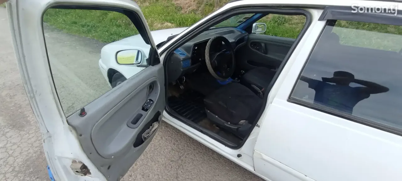 Daewoo Nexia 1995 · 1.6 MT