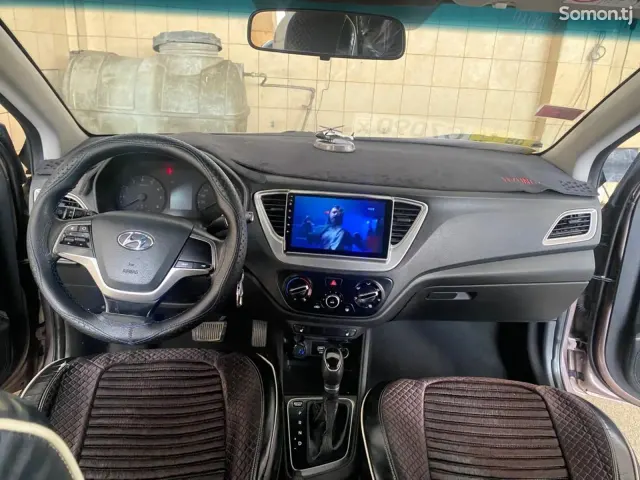 Hyundai Solaris 2019 · 1.6 AT