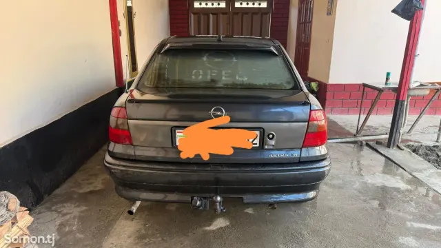 Opel Astra F 1995 · 1.6 MT