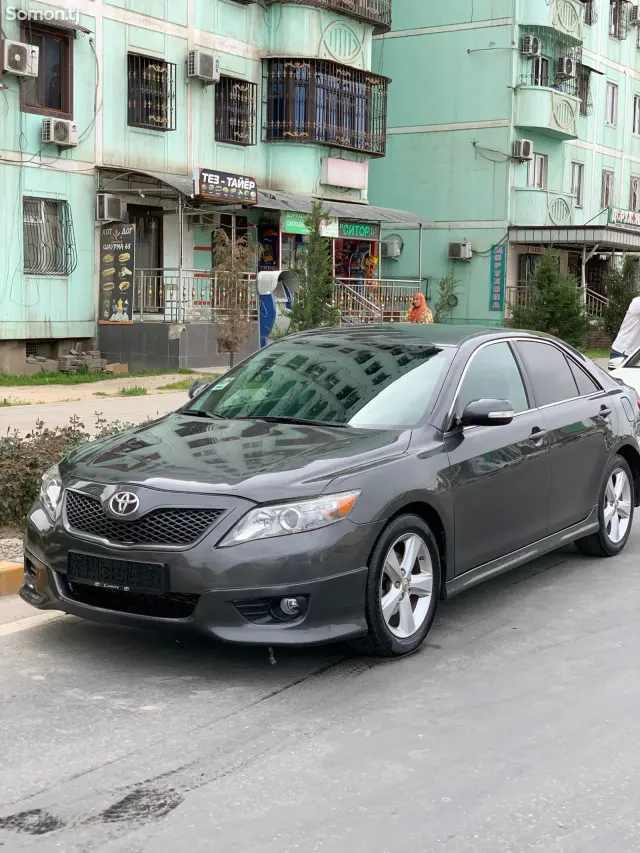 Toyota Camry 2010 · 2.5 AT
