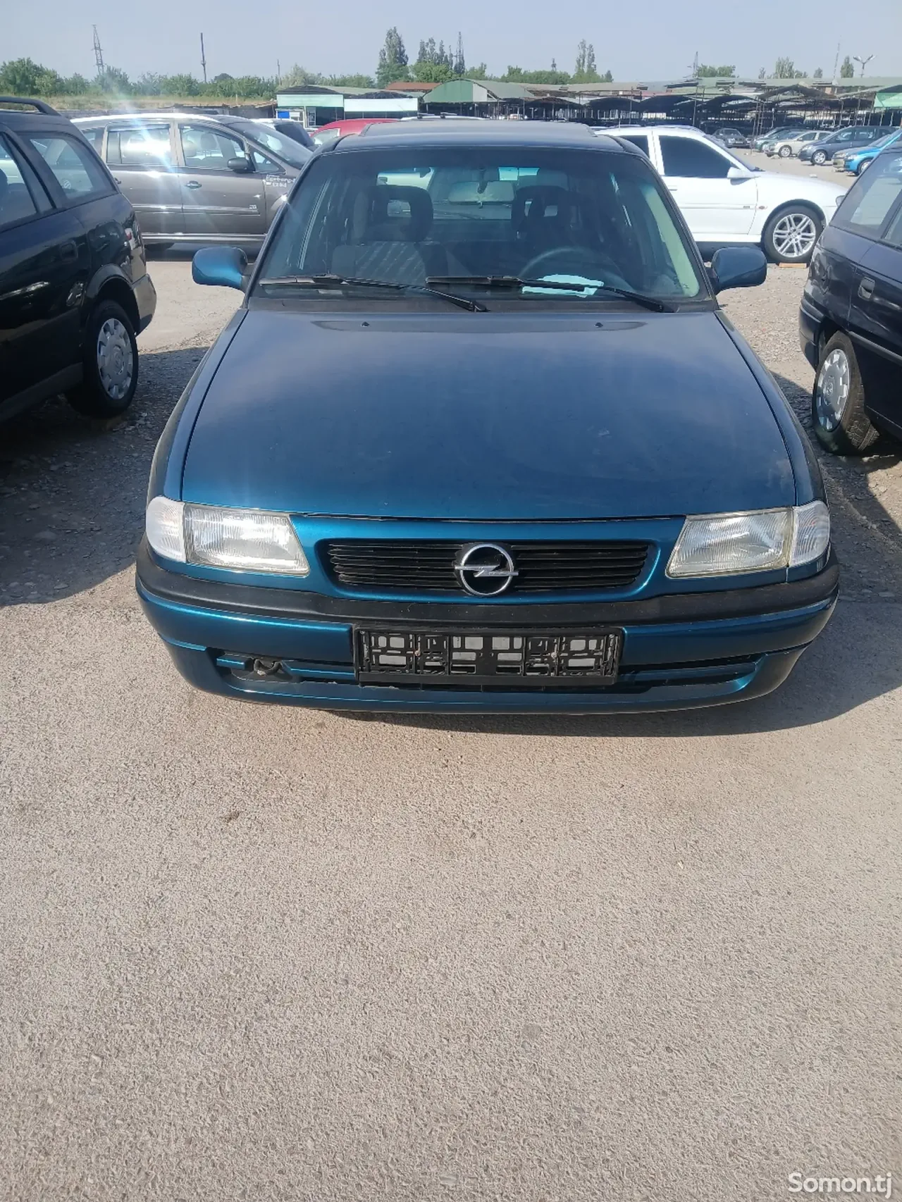 Opel Astra F 1995 · 1.6 MT