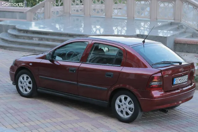 Opel Astra G 1998 · 1.6 MT
