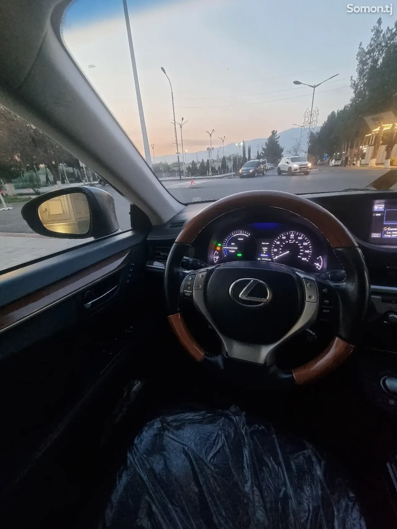 Lexus ES series 2014 · 2.5 AT