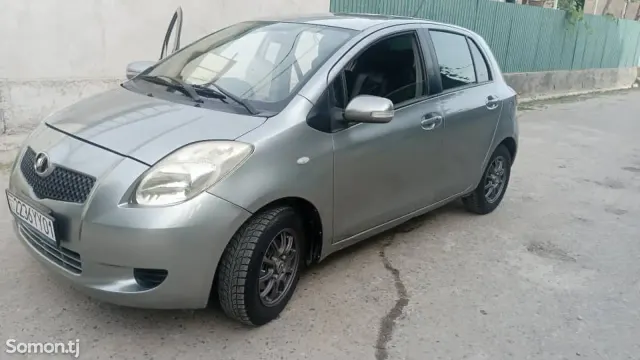 Toyota Vitz 2009 · 1.3 AT