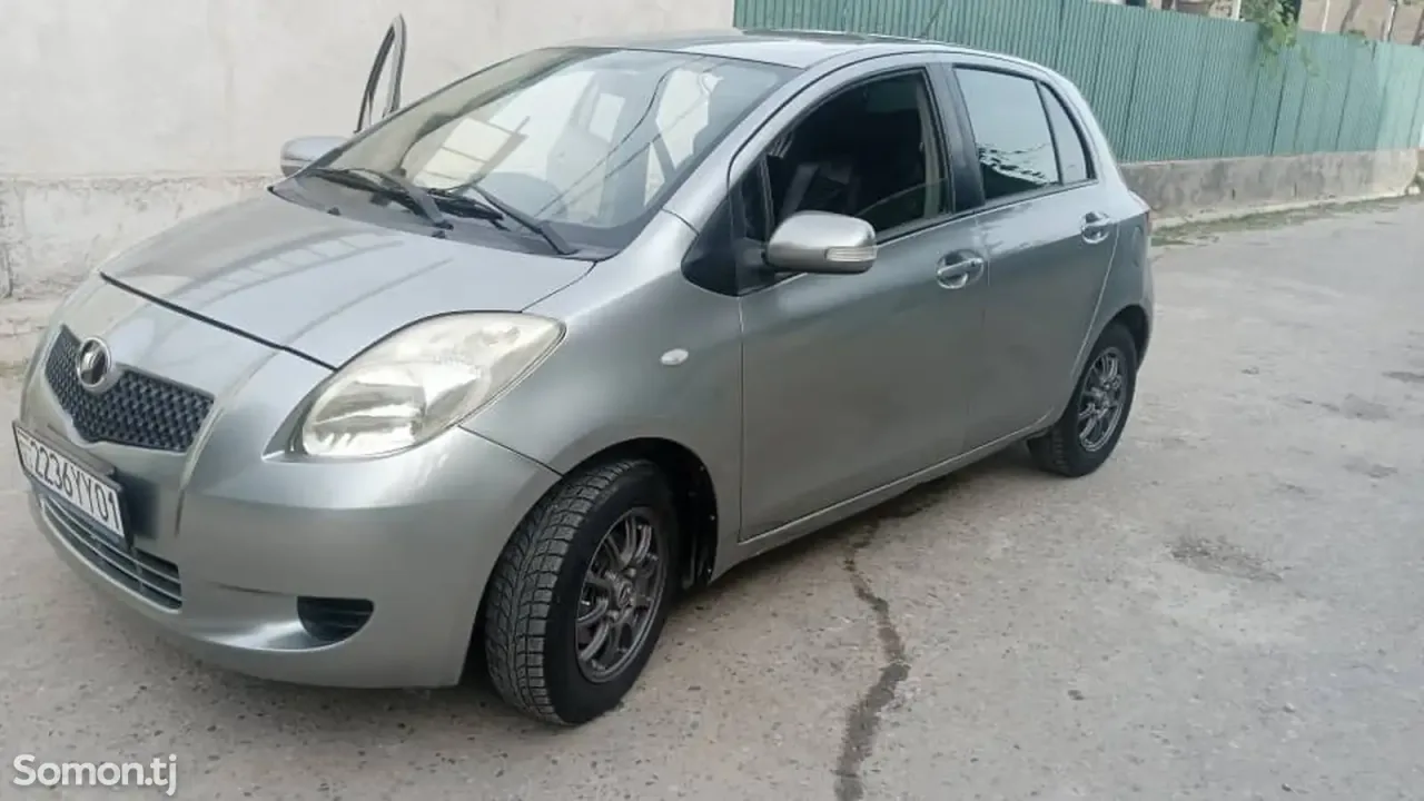 Toyota Vitz 2009 · 1.3 AT