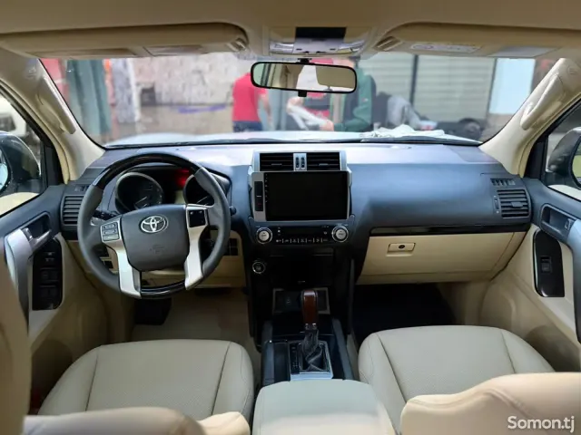 Toyota Land Cruiser Prado 2014 · 0.4 AT