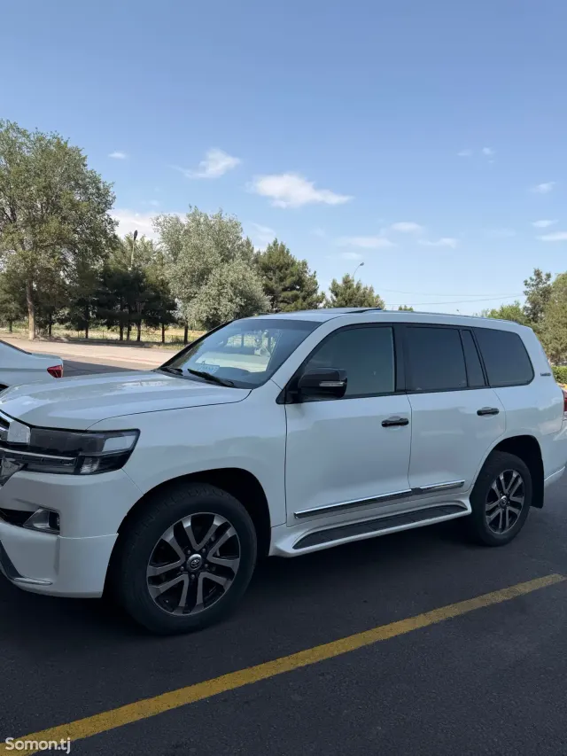 Toyota Land Cruiser 2011 · 4.7 AT