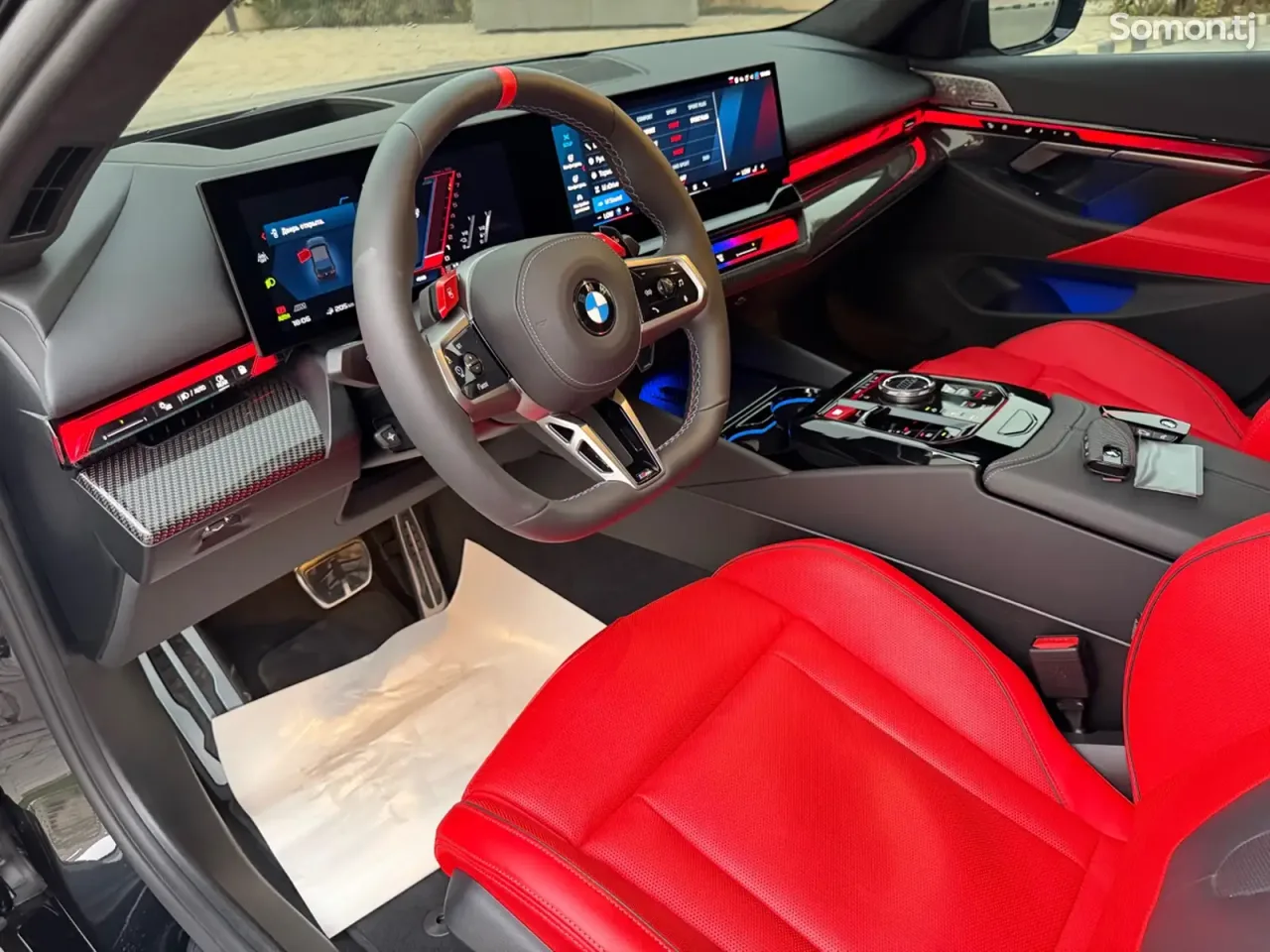 BMW M5 2025 · 4.4 AT
