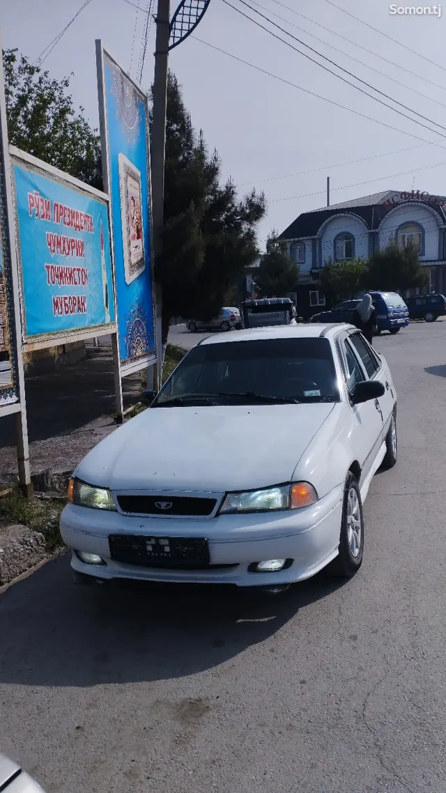 Daewoo Nexia 1995 · 1.6 MT