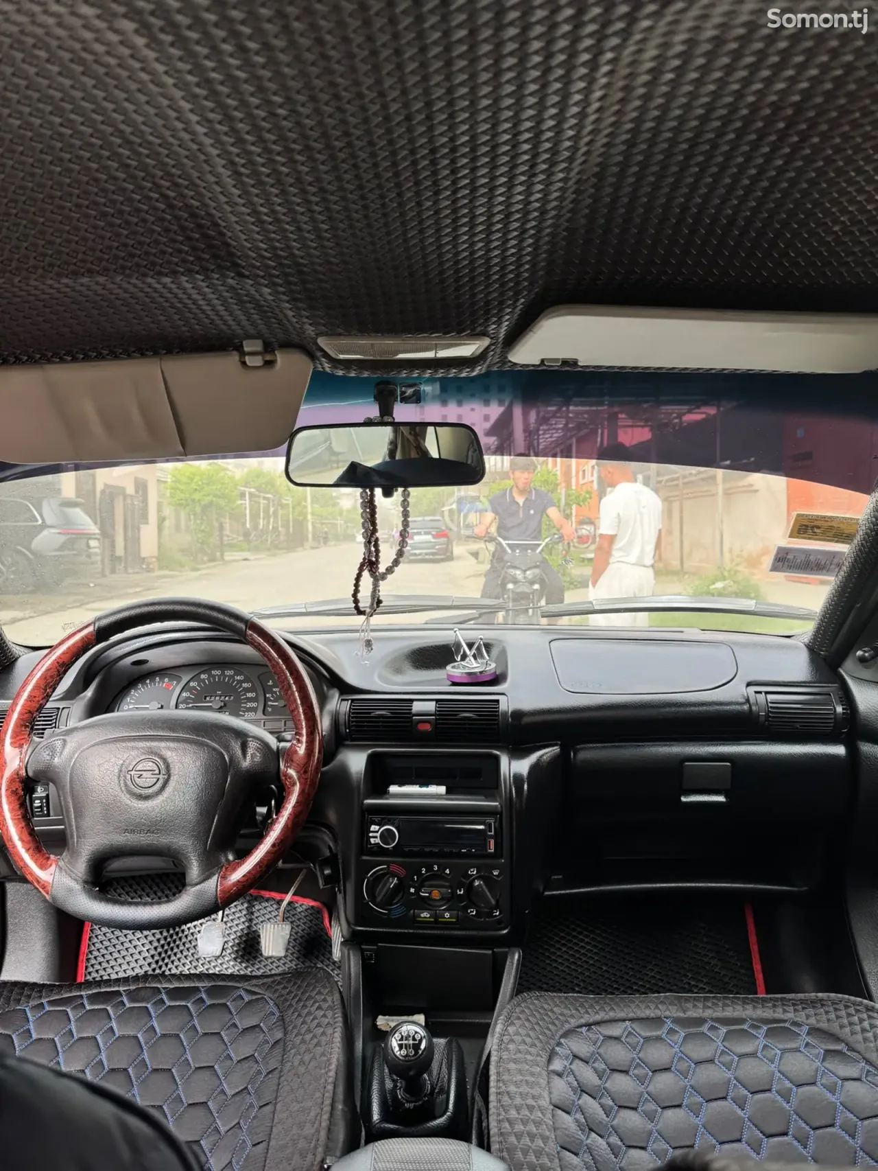 Opel Astra F 1997 · 1.6 MT
