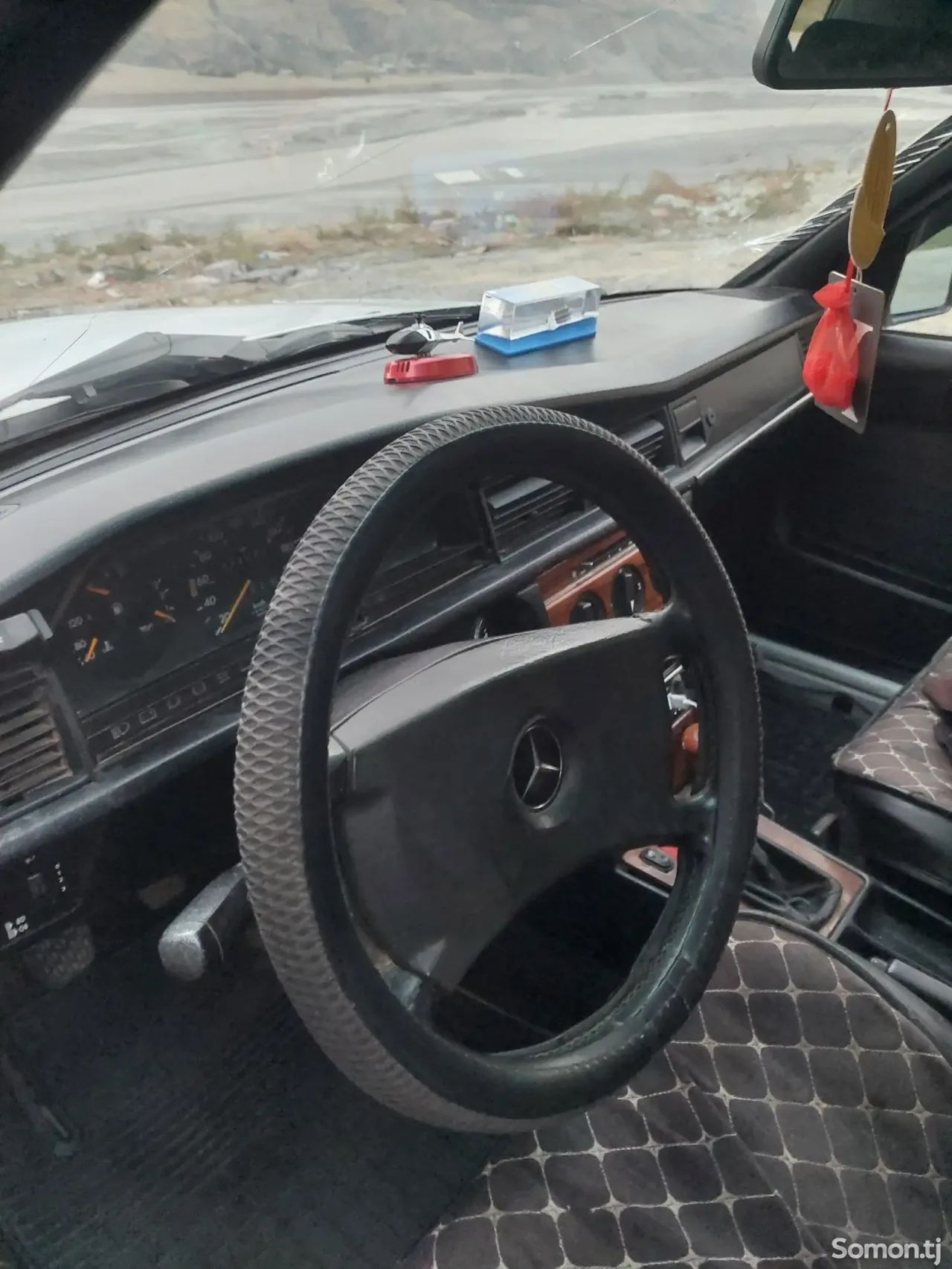 Mercedes-Benz W124 1991 · 2.2 MT