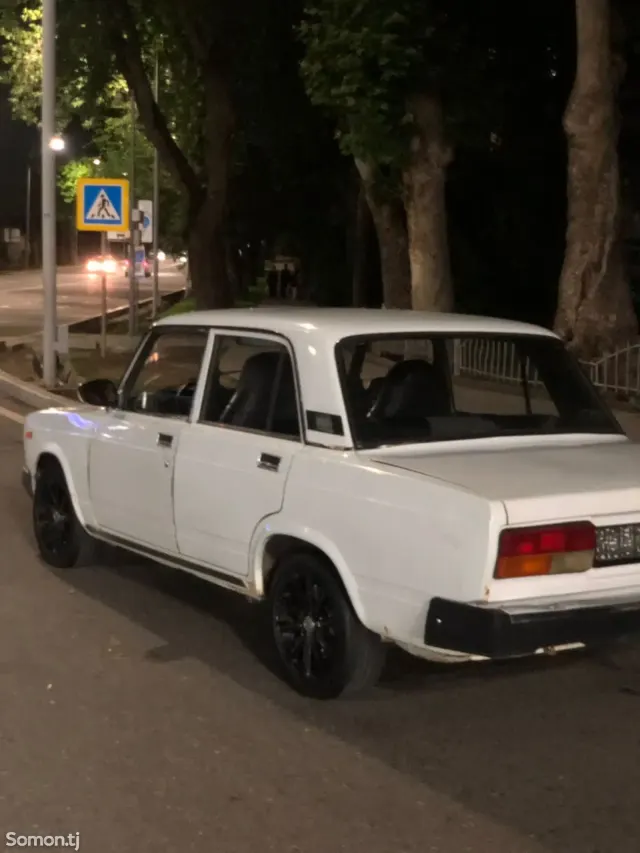 Lada (ВАЗ) 2107 2005 · 1.7 MT