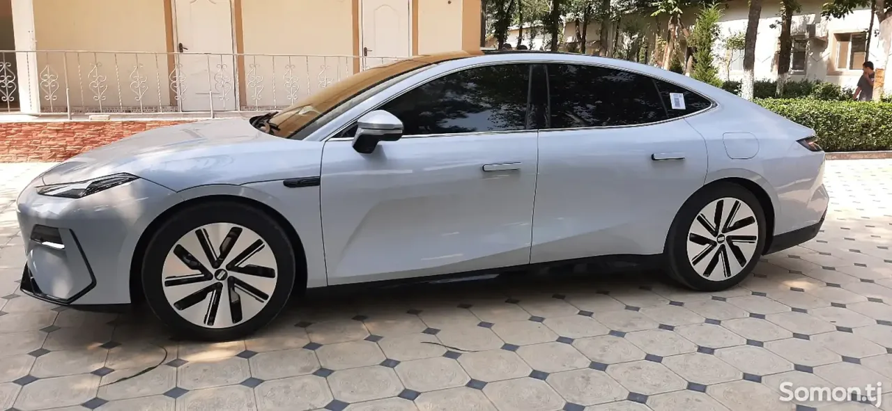 Geely Galaxy E8 2024 · AT