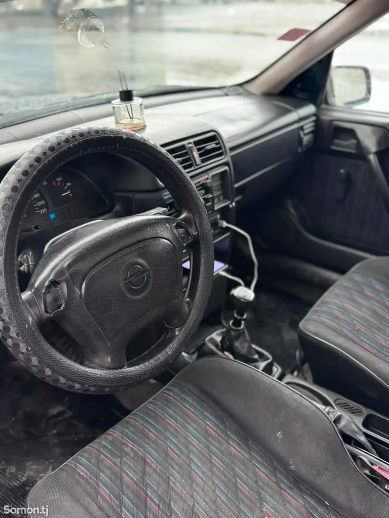 Opel Vectra A 1995 · 1.6 MT