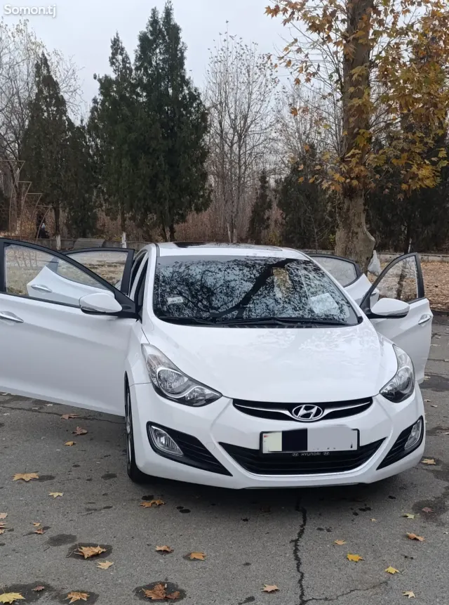 Hyundai Avante 2013 · 1.6 AT