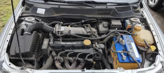 Opel Astra G 1999 · 1.6 MT