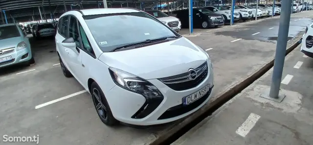 Opel Zafira 2015 · 1.6 MT