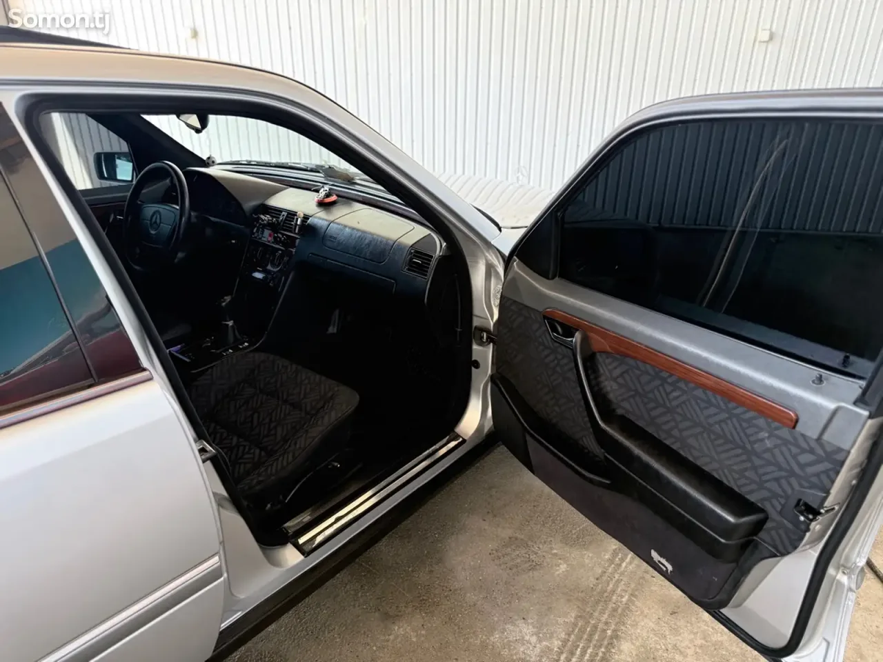 Mercedes-Benz C class 1995 · 1.8 MT