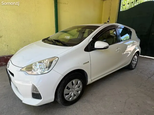 Toyota Aqua 2014 · 1.5 AT