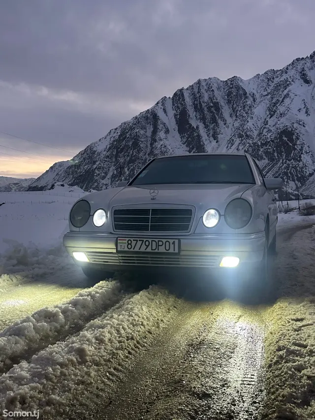 Mercedes-Benz E class 1998 · 2.0 AT