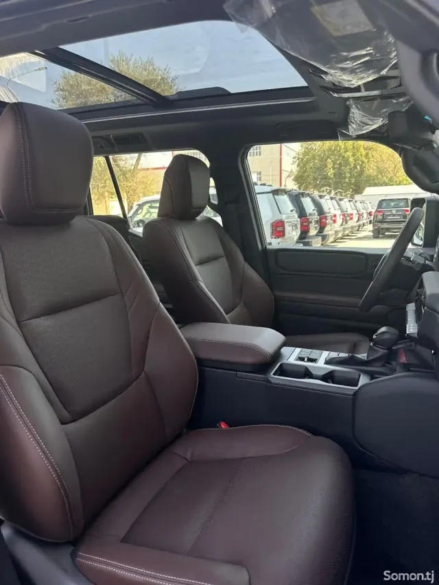 Toyota Land Cruiser Prado 2025 · 2.4 AT