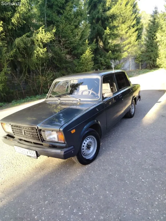 Lada (ВАЗ) 2107 2010 · 1.6 MT