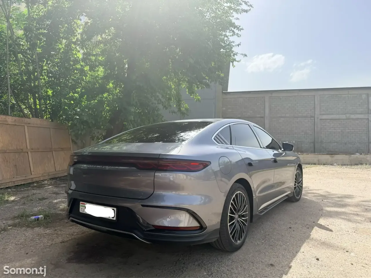 BYD Han EV 2024 · 3.5 AT