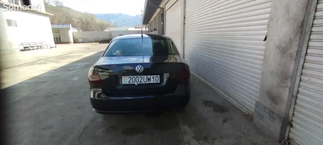 Volkswagen Polo 2014 · 1.6 MT