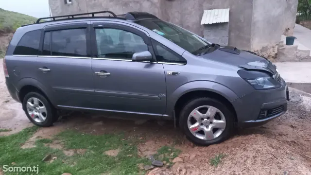 Opel Zafira 2007 · 1.8 MT