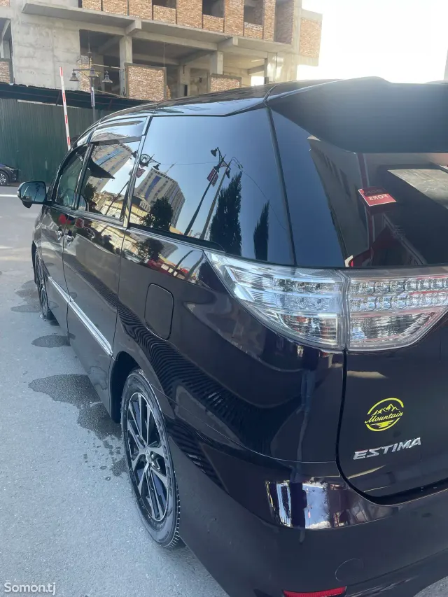Toyota Estima 2014 · 2.4 AT