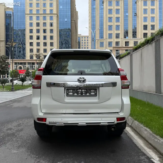 Toyota Land Cruiser Prado 2015 · 4.0 AT