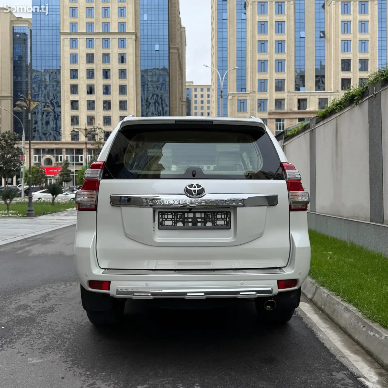 Toyota Land Cruiser Prado 2015 · 4.0 AT