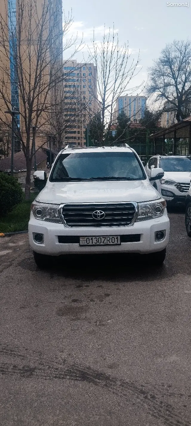 Toyota Land Cruiser 2012 · 4.5 AT