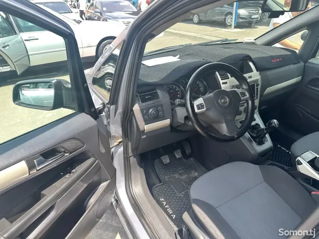Opel Zafira 2008 · 1.8 MT