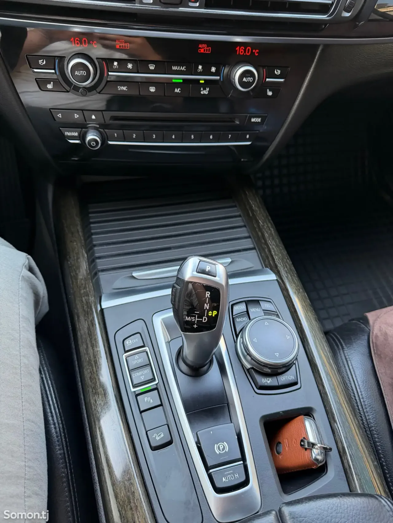 BMW X5 2016 · 3.0 AT