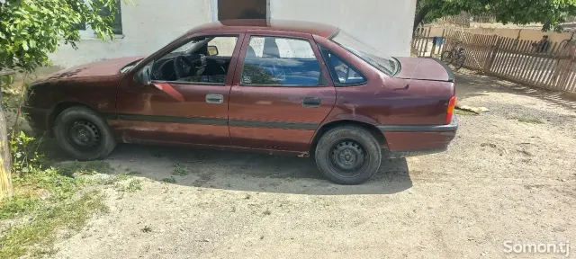 Opel Vectra A 1991 · 1.6 MT