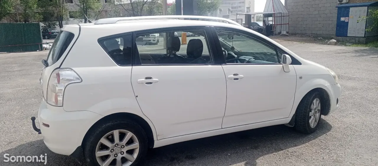 Toyota Verso 2008 · 2.2 MT