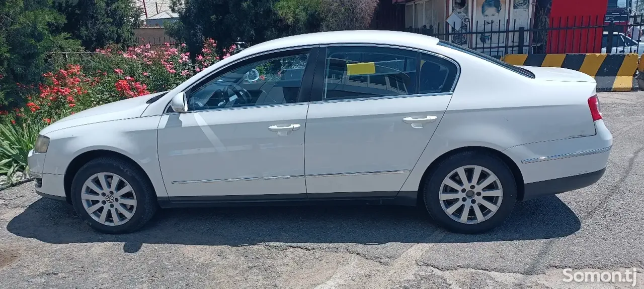 Volkswagen Passat 2010 · 2.0 AT
