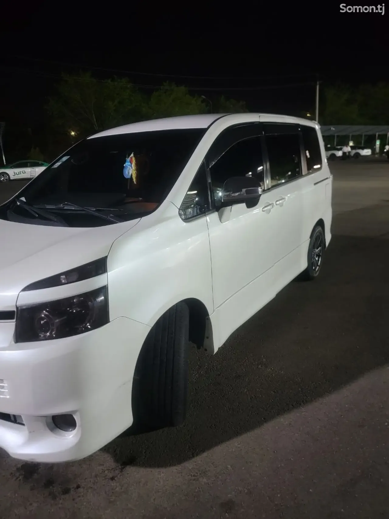 Toyota Voxy 2008 · 2.0 AT