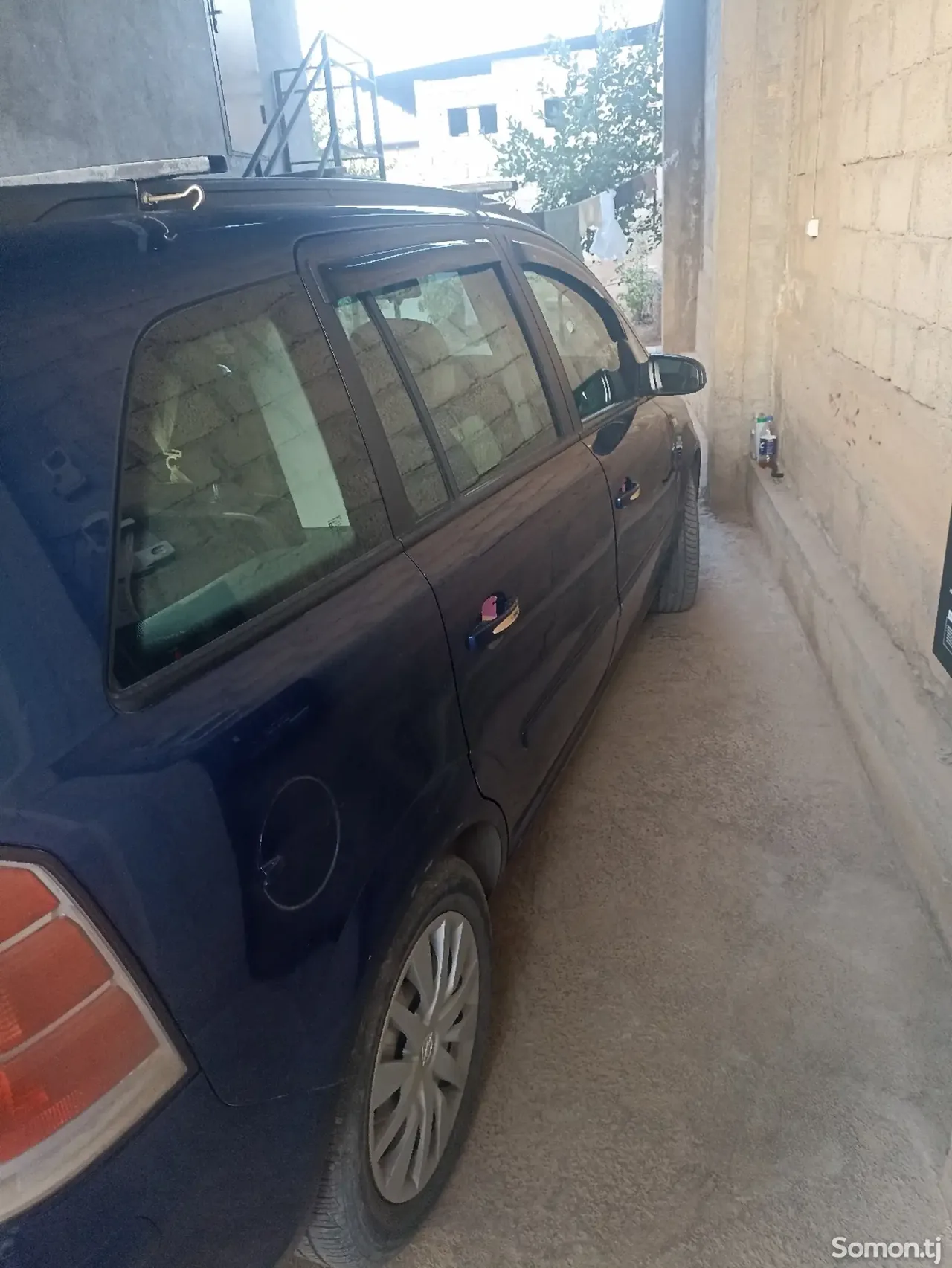 Opel Zafira 2006 · 1.6 MT