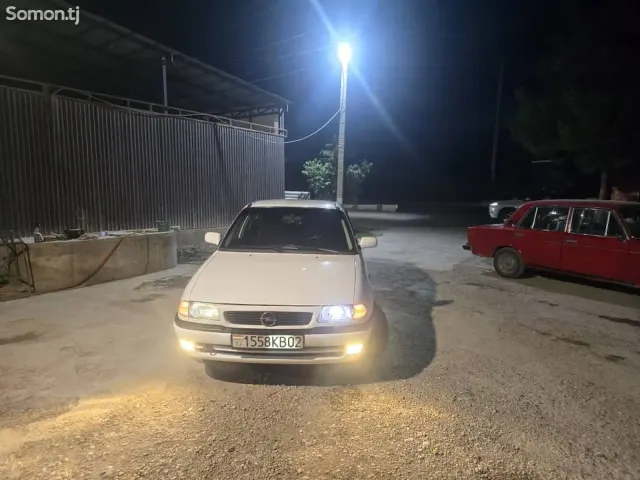 Opel Astra F 1997 · 1.6 MT
