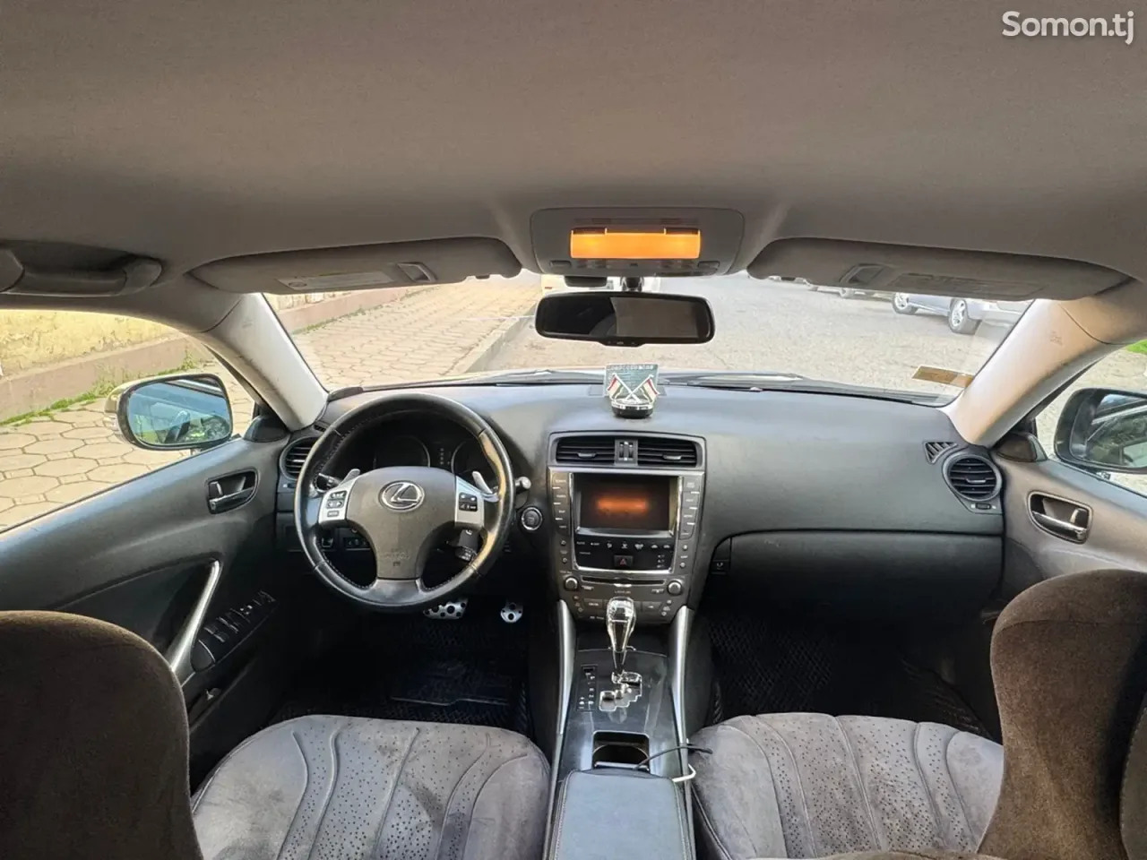 Lexus IS series 2010 · 2.5 AT