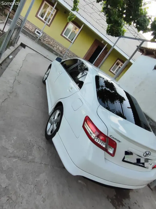 Toyota Camry 2010 · 2.5 AT