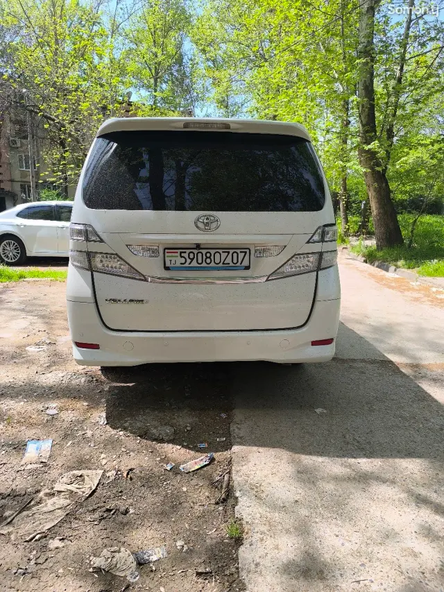 Toyota Vellfire 2008 · 2.4 AT