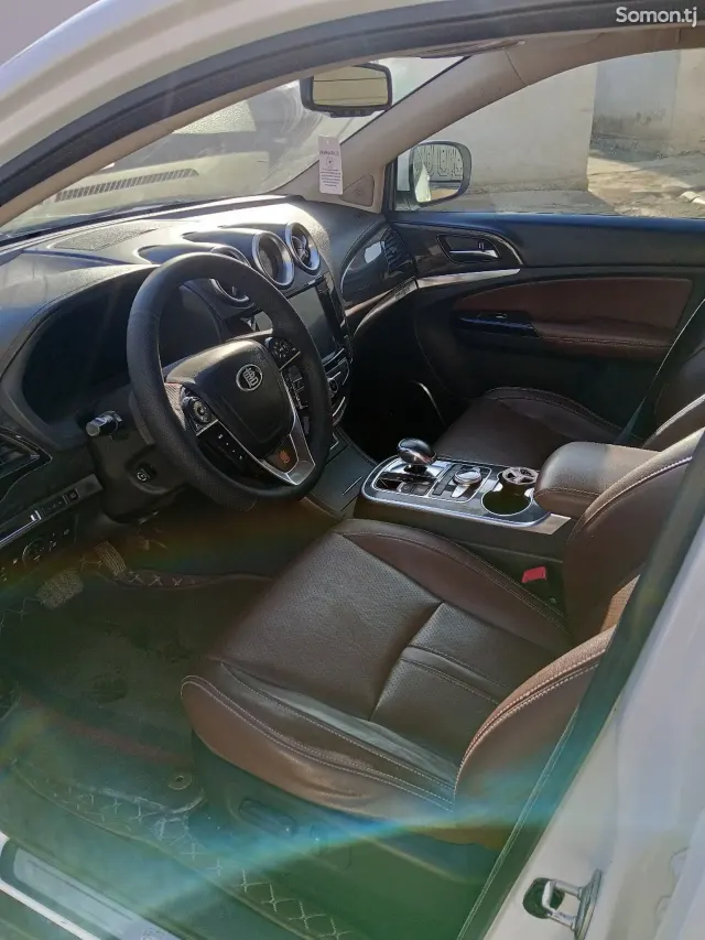 BYD Tang 2015 · 2.0 AMT