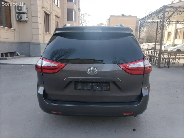 Toyota Sienna 2014 · 3.5 AT