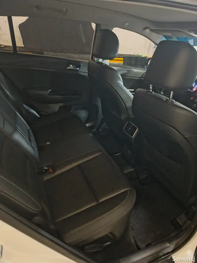 Kia Sportage 2015 · 2.0 AT