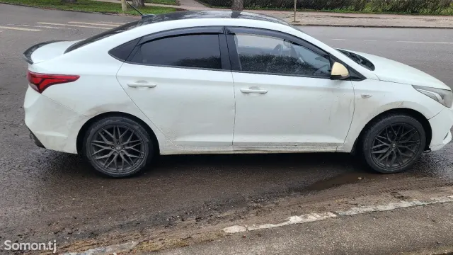 Hyundai Solaris 2019 · 1.4 AT