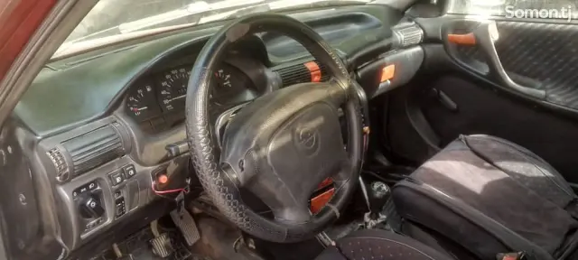 Opel Astra F 1994 · 1.6 MT